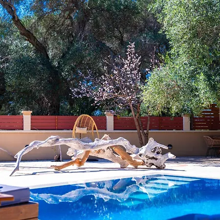 Artemis Prasoudi * Halikúnasz